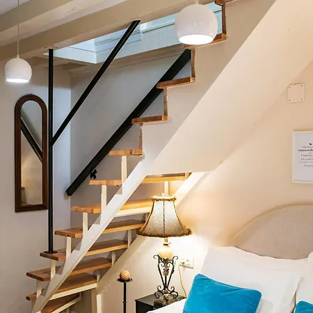Old Town Center Apartman *